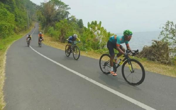 Sriwijaya Ranau Grand Fondo yang rutin digelar di sekitar Danau Ranau di OKU Selatan, Sumsel. (Foto: Antara)