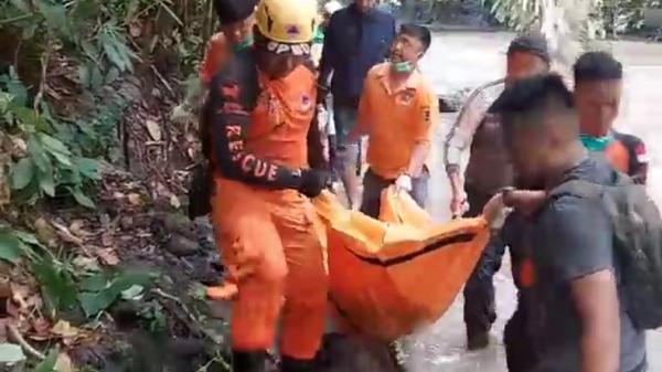 Warga Awipari Tasikmalaya Gempar, Temukan Mayat Pria Hanyut di Sungai Cikalang