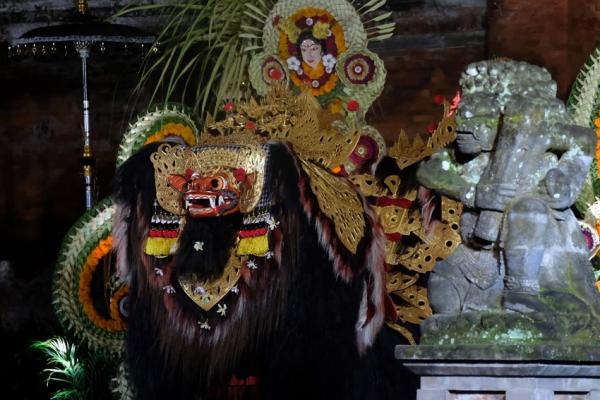 Tari Barong Bali. (Foto: ANTARA)