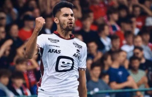 Bek KV Mechelen, Sandy Walsh merayakan gol ke gawang Kortrijk dalam laga Liga Belgia 2022/2023 di Venue Guldensporenstadion, Sabtu (10/9/2022). (Foto: Instagram/@sandywalsh)
