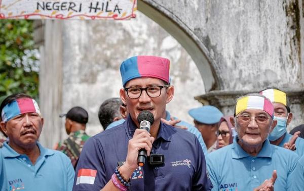 Kunjungi Maluku Sandiaga Uno Apresiasi Desa Wisata Hila Masuk Besar Adwi