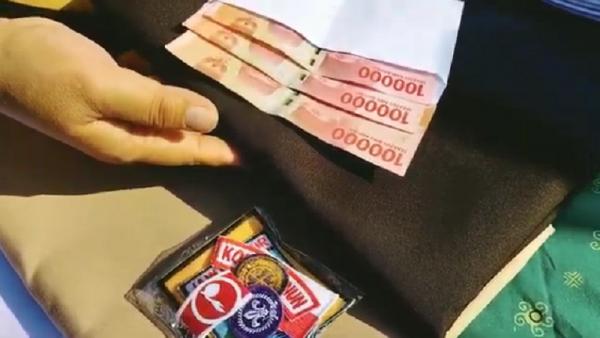 Bantuan seragam gratis dan ongkos jahit Pemkot Madiun.