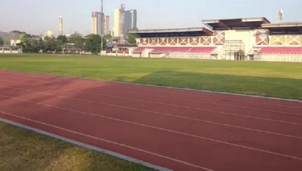 tempat timnas berlatih Lapangan THOR Surabaya. (Foto: youtube @surabaya).