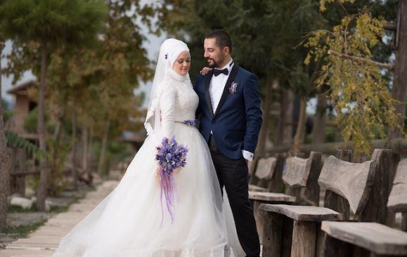 14 Hadits tentang Pernikahan Tulisan Arab, Latin dan Artinya serta
