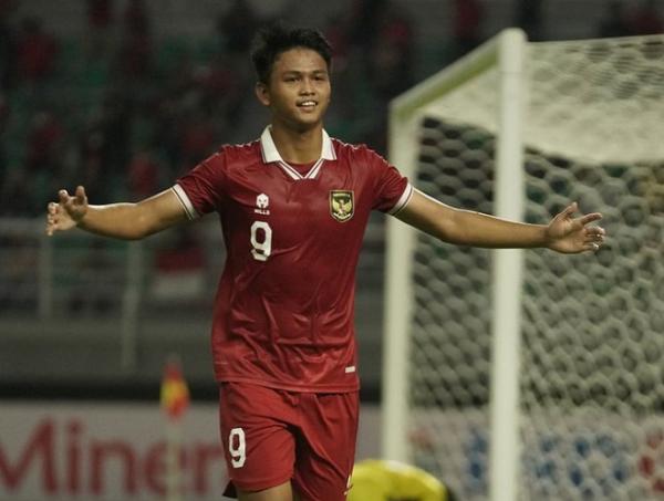 Tim Nasional (Timnas) Indonesia U-19 pesta gol 4-0 atas Timor Leste di Kualifikasi Piala Asia U-20 2023. Striker Hokky Caraka jadi bintang kemenangan. (foto: PSSI).