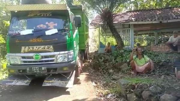 Sopir Truk Tersesat di Kuburan Usai Ditumpangi 2 Perempuan Misterius, Ini Kata Kapolres Semarang