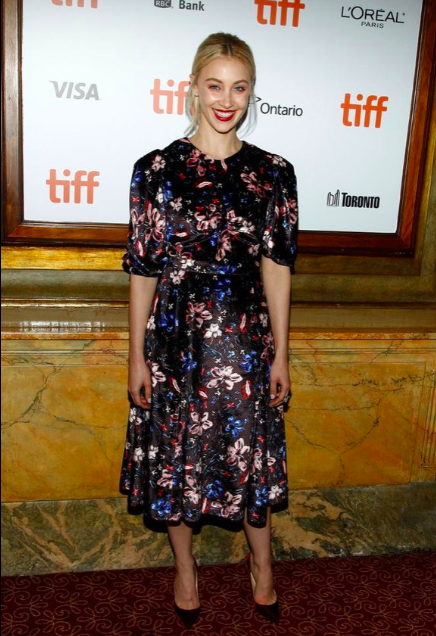 Artis yang Pernah Berperan sebagai Ratu Elizabeth II. (Foto: instagram)