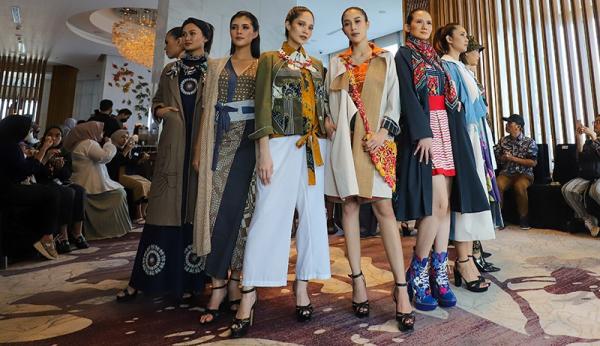 10 Suku di Indonesia Menjadi Inspirasi Fashion