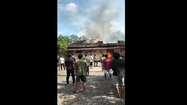 Rumah Wakil Bupati Lobar Terbakar, Barang Berharga Hangus Tak Tersisa