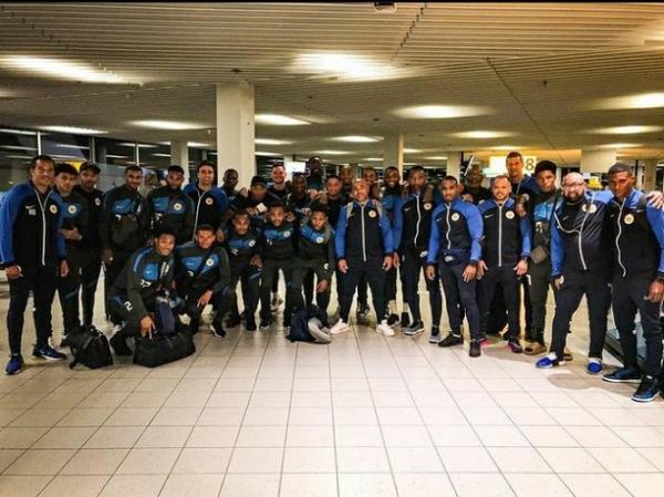 Curacao di indonesi Curacao tiba di Bandara Soekarno Hatta. Curacao terpesona sambutan masyarakat Indonesia yang sangat ramah. (foto: Twitter).