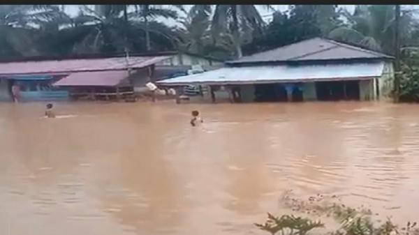 Banjir Terjang Batu Bara, Ratusan Rumah Terendam Hingga 1,5 Meter