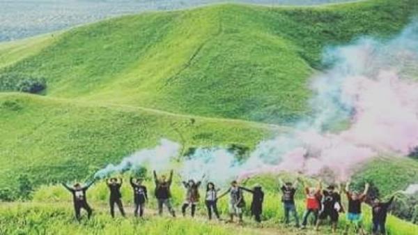 Bukit Teletubbies terletak di Desa Tanjungwangi, Cicalengka, Bandung. (FOTO: ISTIMEWA)