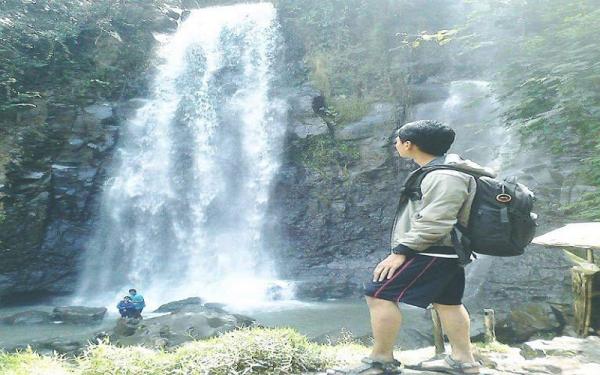 Curug Cilengkrang di kaki Gunung Manglayang, Cilengkrang, Bandung. (FOTO: ISTIMEWA)