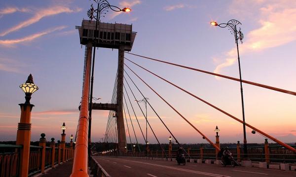 Jembatan siak (Foto: wikipedia).
