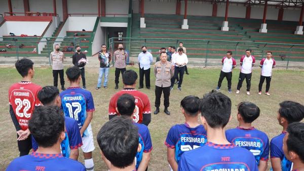 Jelang Liga 3 Jateng, Kapolres Sukoharjo Beri Motivasi Pemain Persiharjo