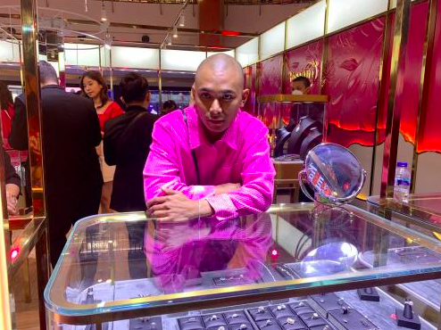 Allan Anderson di perayaan 17 tahun Passion Jewelry bertajuk Unconditional Love. (Foto: istimewa)