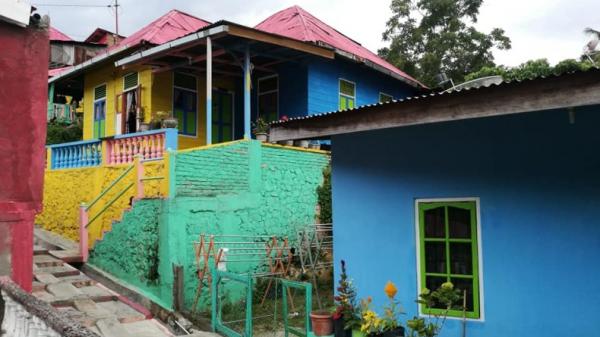 Desa Terindah di Indonesia Terbaru 2022-3 Desa Terindah di Indonesia Terbaru 2022, Desa Wisata Kampung Warna Warni Tigarihit (desawisatatigarihit.com)