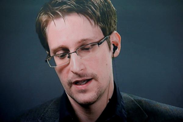  Edward Snowden Resmi Jadi Warga Negara Rusia 