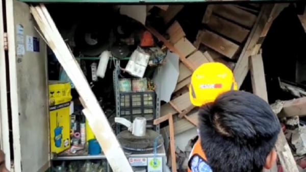 Bangunan Ruko di Banjarmasin Ambruk, Saksi Mata sempat Dengar Retakan