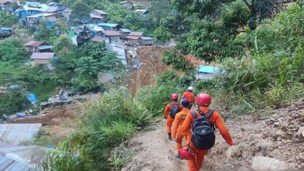 Update Longsor Tambang Emas di Kotabaru: 5 Korban Masih dalam Pencarian