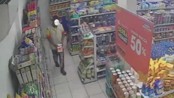 Terekam CCTV Pria Gasak Kotak Susu di Minimarket KBB, 24 Jam Pelaku Diringkus 