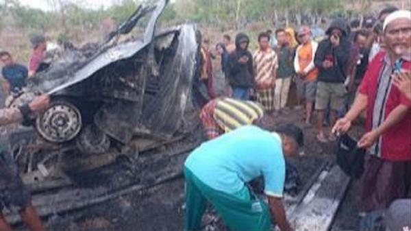 Mobil Pikap Meledak Jatuh ke Jurang 50 Meter di Dompu, Suami Istri Tewas Terbakar