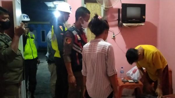 Puluhan Pasangan Mesum dan 4 PSK di Cirebon Terjaring Razia, Didenda Rp300.000-Rp500.000