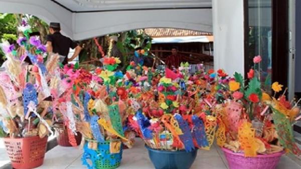 Tradisi Maulid Nabi di NTB, Tradisi Kembang Male (Foto: Dok Disbudpar NTB) Tradisi Maulid Nabi di NTB, Tradisi Kembang Male (Foto: Dok Disbudpar NTB)