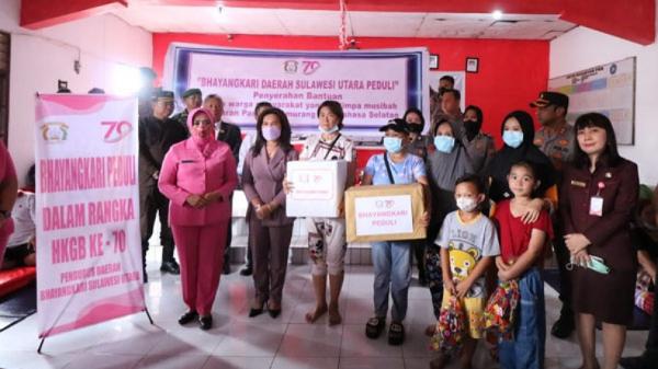 Korban Kebakaran Pasar 54 Amurang Dapat Bantuan dari PD Bhayangkari Sulut