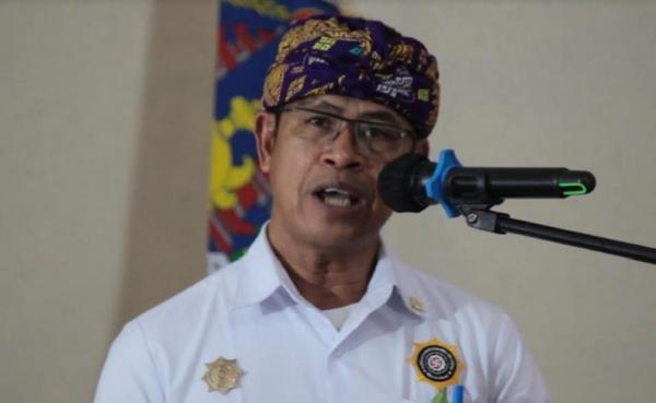 Ketua PHDI Bali Nyoman Kenak