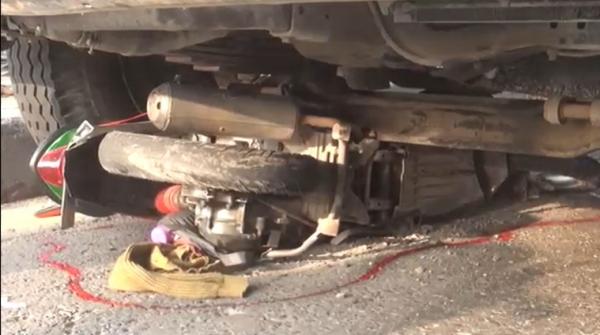 laka pelajar mojokerto Kondisi motor pelajar yang tewas terlindas truk. (sholahudin).