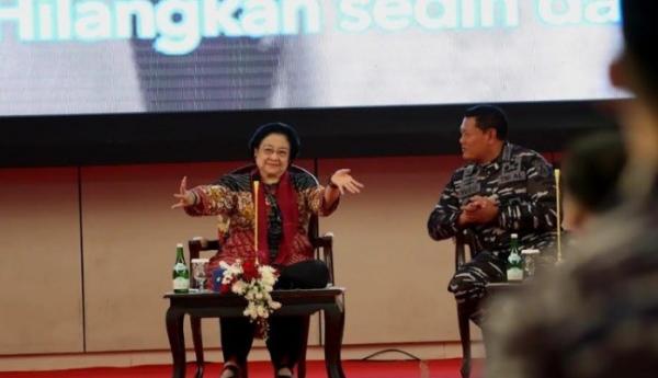 Momen Megawati Menari saat Dengar Lagu Bersuka Ria di Hadapan Perwira TNI AL