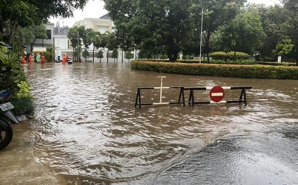 16 RT Dan 7 Ruas Jalan Di Jakarta Tergenang Banjir Akibat Hujan Deras ...