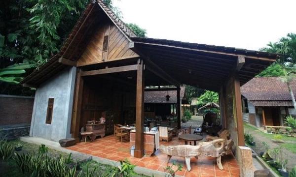 Osing rumah adat Osing. (foto: travel).