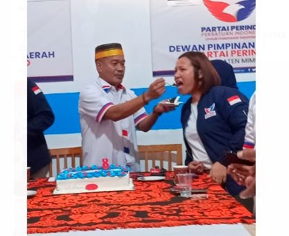 DPD Partai Perindo Mimika merayakan HUT ke-8 bersama kader dan pengurus partai. (Foto: MNC Media)