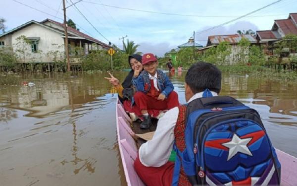 Sintang Dikepung Banjir, Sekolah Terdampak Diliburkan