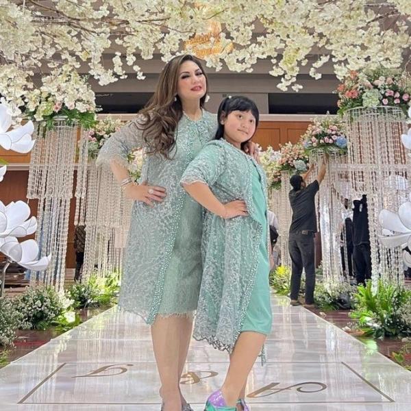 Artis Cantik Sudah Punya Cucu. (Foto: instagram)