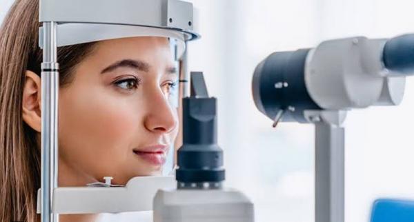 Ilustrasi Bahaya Menggunakan Softlens Setiap Hari (Foto: Pixabay)