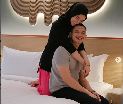 Artis Umroh Mohon Doa Selesaikan Masalah Keluarga. (Foto: Instagram)