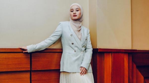 Artis cantik yang pernah diisukan dekat dengan Rizky Billar, Dinda Hauw (Instagram)