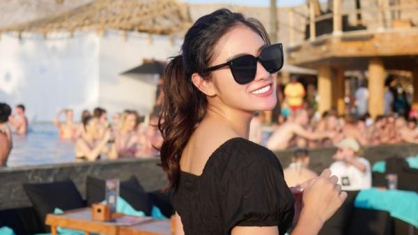 Artis cantik yang pernah diisukan dekat dengan Rizky Billar, Devina Kirana (Instagram)