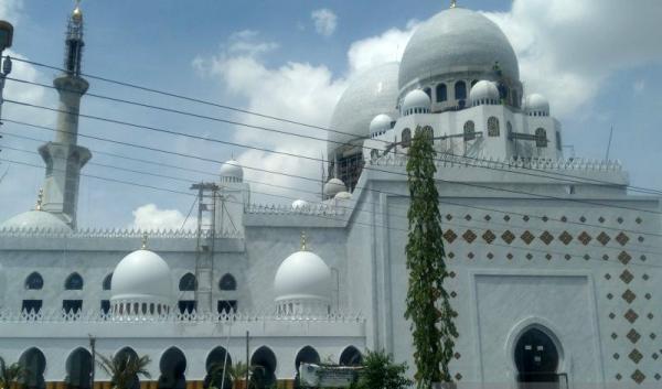 masjid syeikh al zayed Masjid Sheikh Al Zayed di Kota Solo, Jawa Tengah.(Antara)