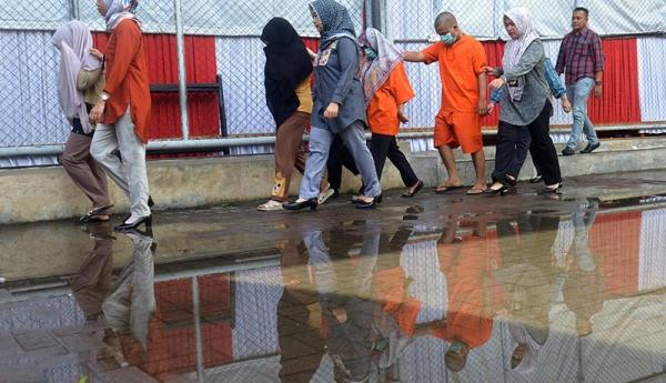 Kasus Prostitusi Online di Aceh, Muncikari dan PSK Terancam 100 Kali Hukuman Cambuk