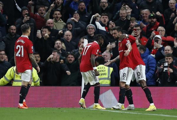Bruno Fernandes Manchester united Tottenham Playmaker Manchester United, Bruno Fernandes (8) merayakan gol ke gawang Tottenham Hotspur bersama Antony, Fred, dan Marcus Rashford dalam laga Liga Inggris 2022/2023 di Stadion Old Trafford, Kamis (20/10/2022). (Foto: REUTERS)