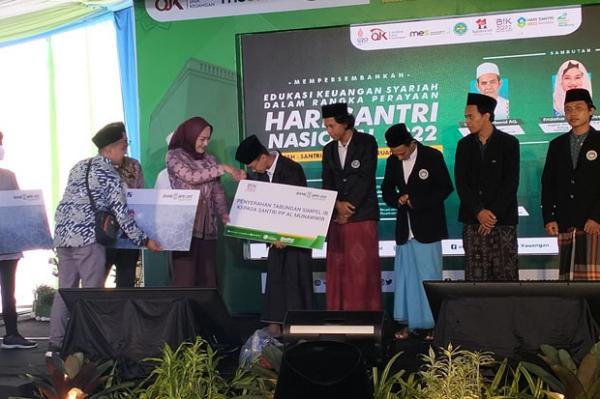 Hari Santri, Pondok Pesantren Diharapkan Jadi Tulang Punggung Ekonomi  Syariah - Bagian 1