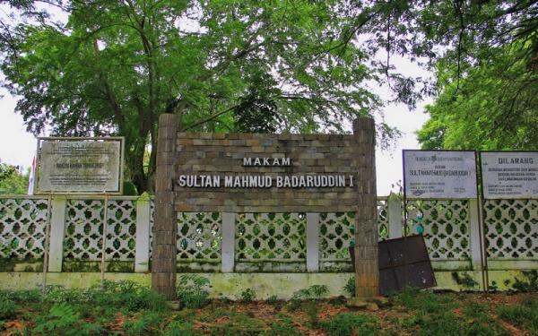Kawah Tekurep, kompleks pemakaman para raja atau sultan dari Kesultanan Palembang. (Foto: Indonesiakaya)