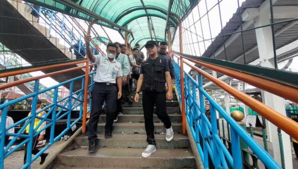 Keropos, Tangga Besi di JPO Stasiun Bogor Ditutup Sementara