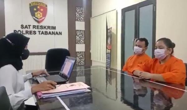 Ibu yang merantai leher anaknya di Tabanan, Bali ditetapkan menjadi tersangka. (Foto: iNewsTV/Made Argawa)