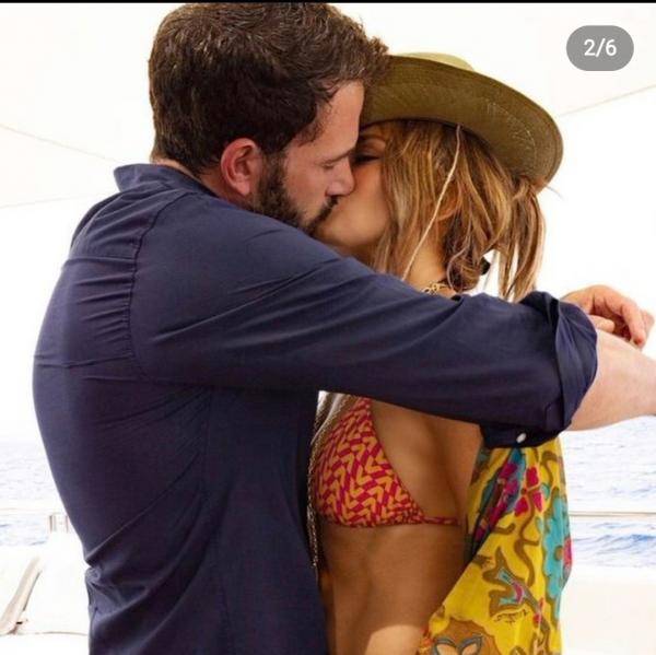 Screenshot 20221026 122701 Instagram Artis yang Dianggap Terlalu Mesra dengan Pasangan. (Foto: instagram)