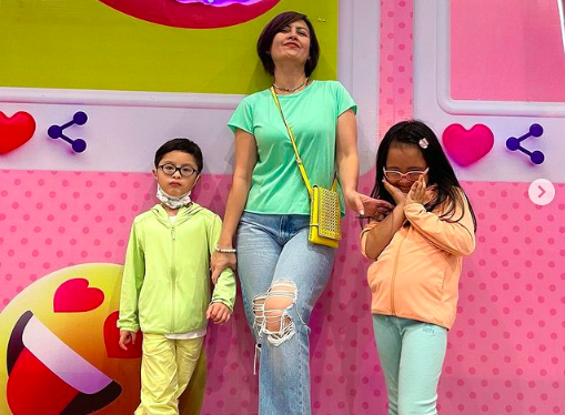 Screen Shot 2022 10 27 At 19 54 35 Artis Punya Anak Kembar.